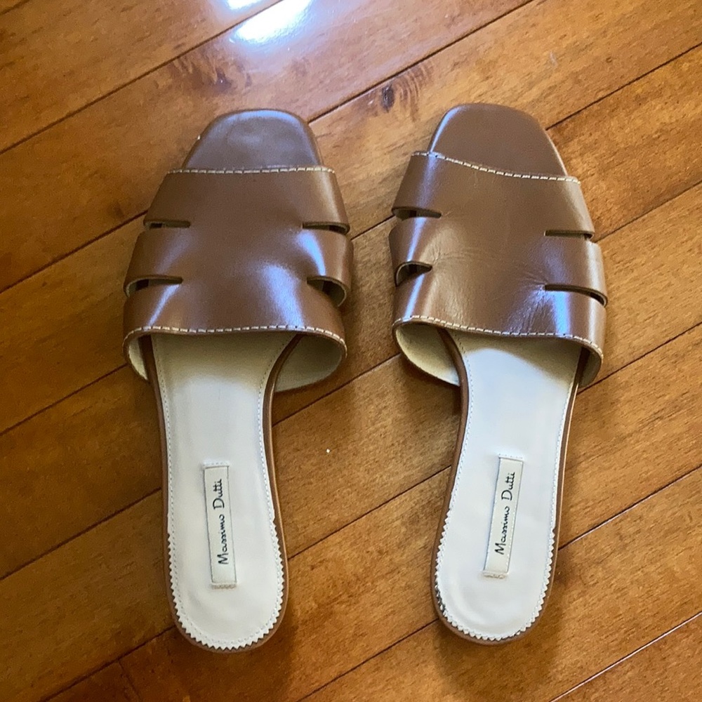 Massimo Dutti tan leather sandal
